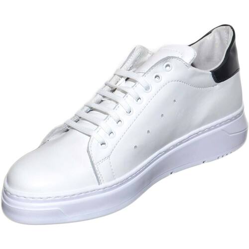Scarpe Uomo Sneakers basse Malu Shoes Sneakers uomo bassa in vera pelle bianca con fortino nero dietr Bianco