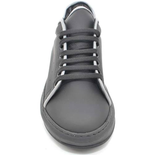 Scarpe Uomo Sneakers basse Malu Shoes Sneaker bassa uomo in pelle gommata nera con bordino catarifran Nero