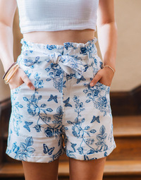 Donna Abbigliamento da Shorts da Pantaloncini lunghi e al ginocchio Bermuda sartorialiWhistles in Lino di colore Bianco 