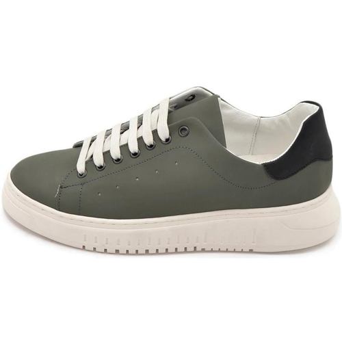 Scarpe Uomo Sneakers basse Malu Shoes Sneakers uomo bassa vera pelle gommata verde bicolore con fondo Verde
