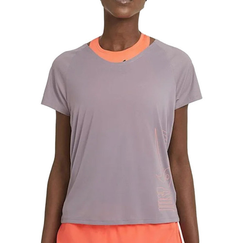 Abbigliamento Donna T-shirt maniche corte Nike DC7594-573 Viola
