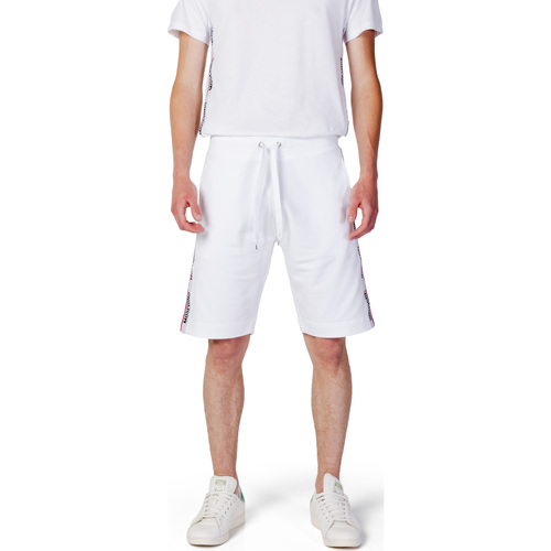 Abbigliamento Uomo Shorts / Bermuda Moschino V1A6885 4409 Bianco