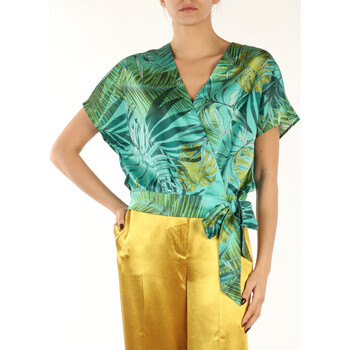 Abbigliamento Donna Top / T-shirt senza maniche Guess ATRMPN-40044 Verde