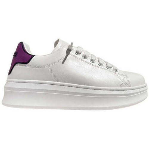 Scarpe Donna Sneakers GaËlle Paris Gaelle sneakers donna bianca lacci bianchi e talloncino viola Bianco