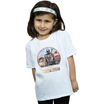 Abbigliamento Bambina T-shirts a maniche lunghe Disney The Mandalorian Mando And The Child Bianco