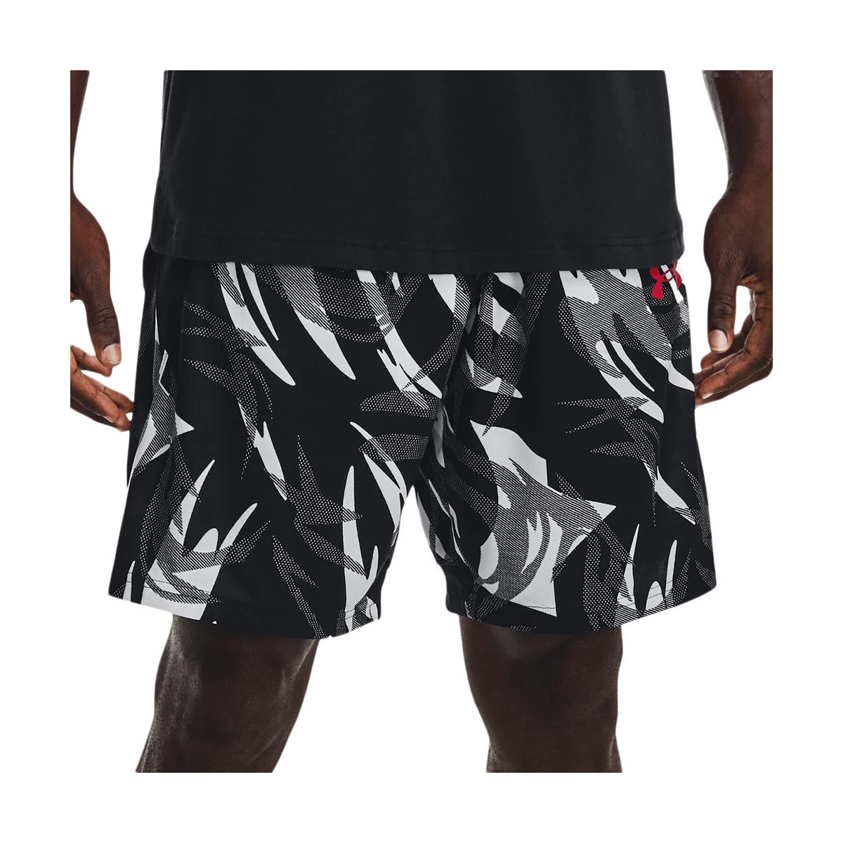 Abbigliamento Uomo Shorts / Bermuda Under Armour 1370221-002 Nero