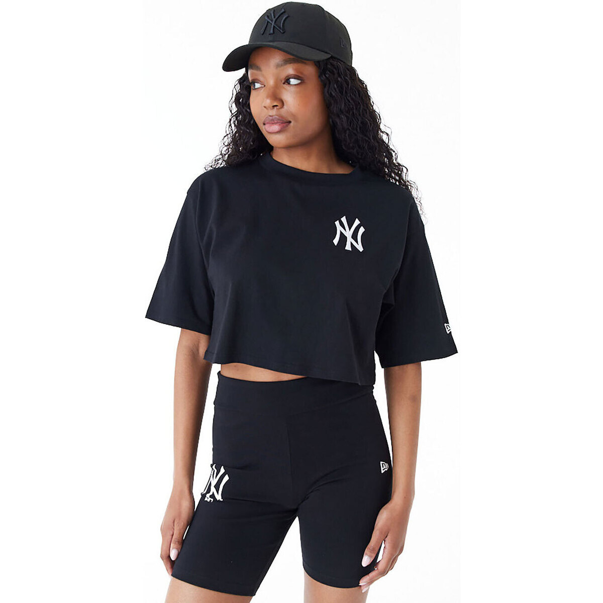 Abbigliamento Donna T-shirt maniche corte New-Era T-SHIRT CROP NEW YORK YANKES  MLB LIFESTYLE Nero