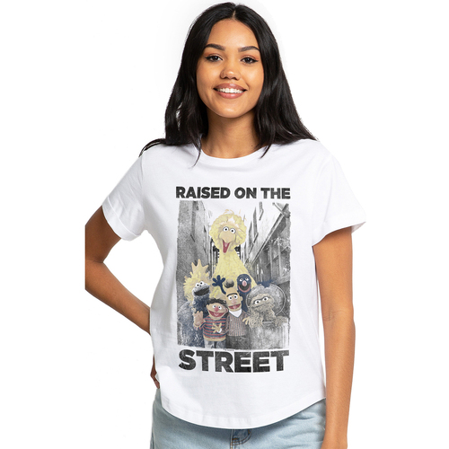 Abbigliamento Donna T-shirts a maniche lunghe Sesame Street Raised On The Streets Bianco