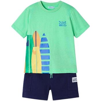 Abbigliamento Bambino Shorts / Bermuda Mayoral  Verde