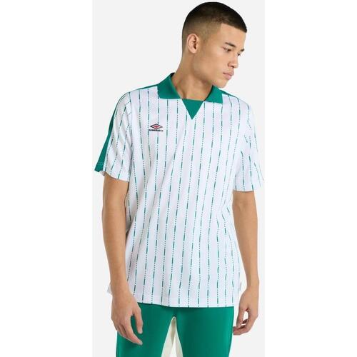 Abbigliamento Uomo T-shirts a maniche lunghe Umbro UO2126 Verde