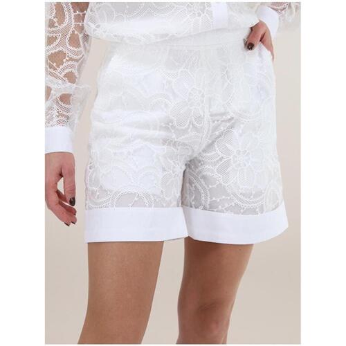 Abbigliamento Donna Shorts / Bermuda Twinset Actitude Shorts in pizzo macramé  241AP2291 Bianco
